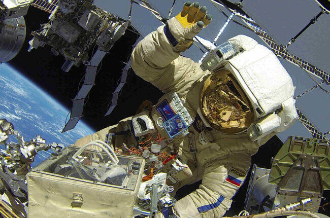 راهپیمایی فضایی دو فضانورد روسی ایستگاه فضایی بین‌المللی
