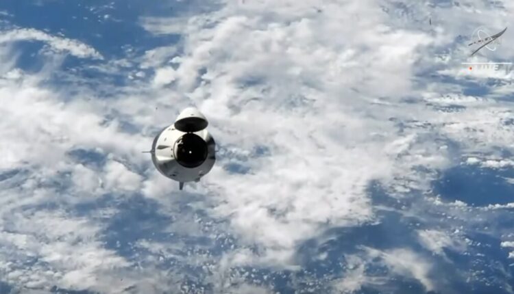 فضانوردان ماموریت اسپیس ایکس با موفقیت به زمین برگشتند