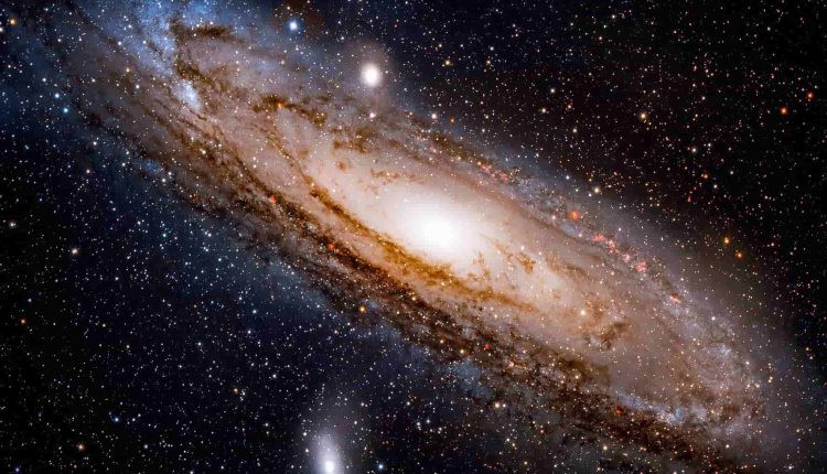 کهکشان آندرومدا نزدیک‌ترین کهکشان