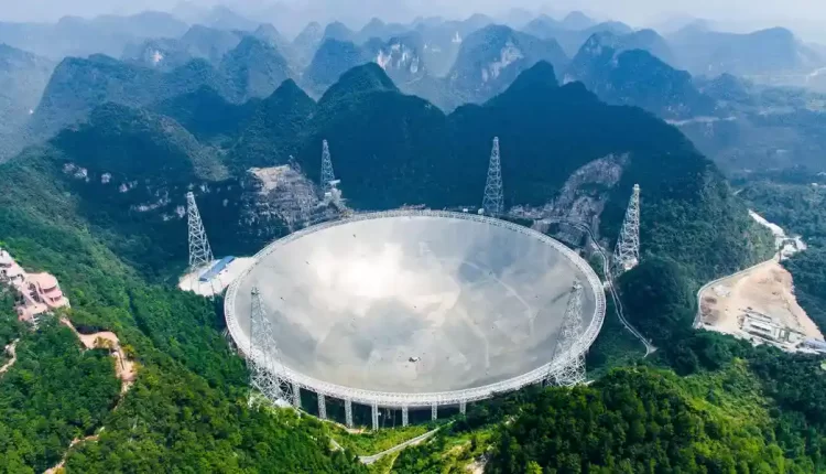 بزرگ‌ترین تلسکوپ رادیویی جهان