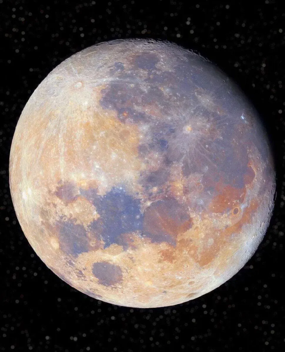 ماه، تنها قمر زمین