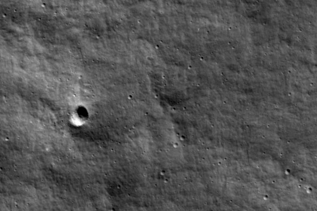 عکس مدارگرد ناسا از محل برخورد ماموریت روسیه به ماه