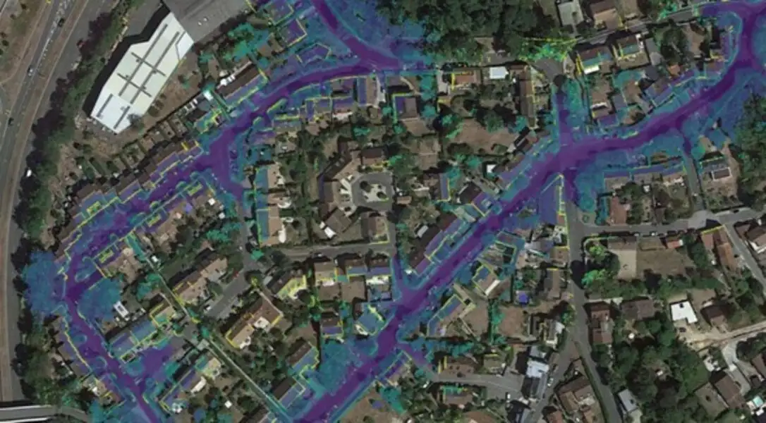 نرم‌افزار نقشه‌برداری سه بعدی در مقیاس شهری با دقت سانتی متری