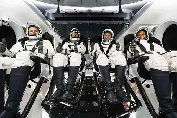 ۴ فضانورد ماموریت کرو-۸