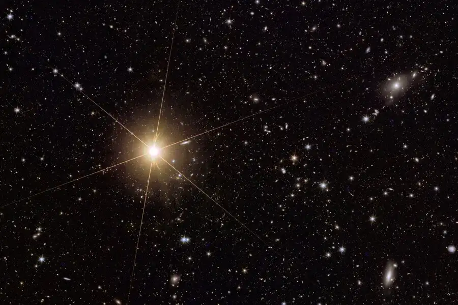 نمای جدید اقلیدس از ستاره درخشان نزدیک آبل 