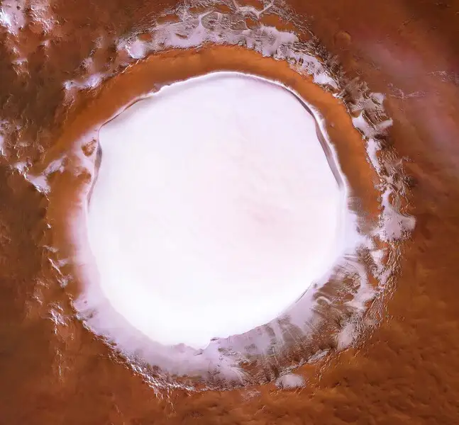آتشفشان‌های استوای مریخ حاوی یخ‌آب