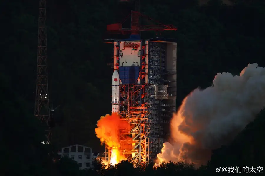 سقوط یک ماهواره‌بر چینی هنگام آزمایش