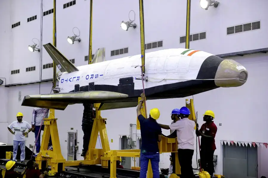 این آزمایش در یک مرکز با فضای باز متعلق به دولت در کارناتاکا، ایالتی در جنوب هند انجام شد که در این آزمایش موفق هواپیما به ارتفاع ۶۵ کیلومتر بالا رفت و سپس با موفقیت به زمین بازگشت.