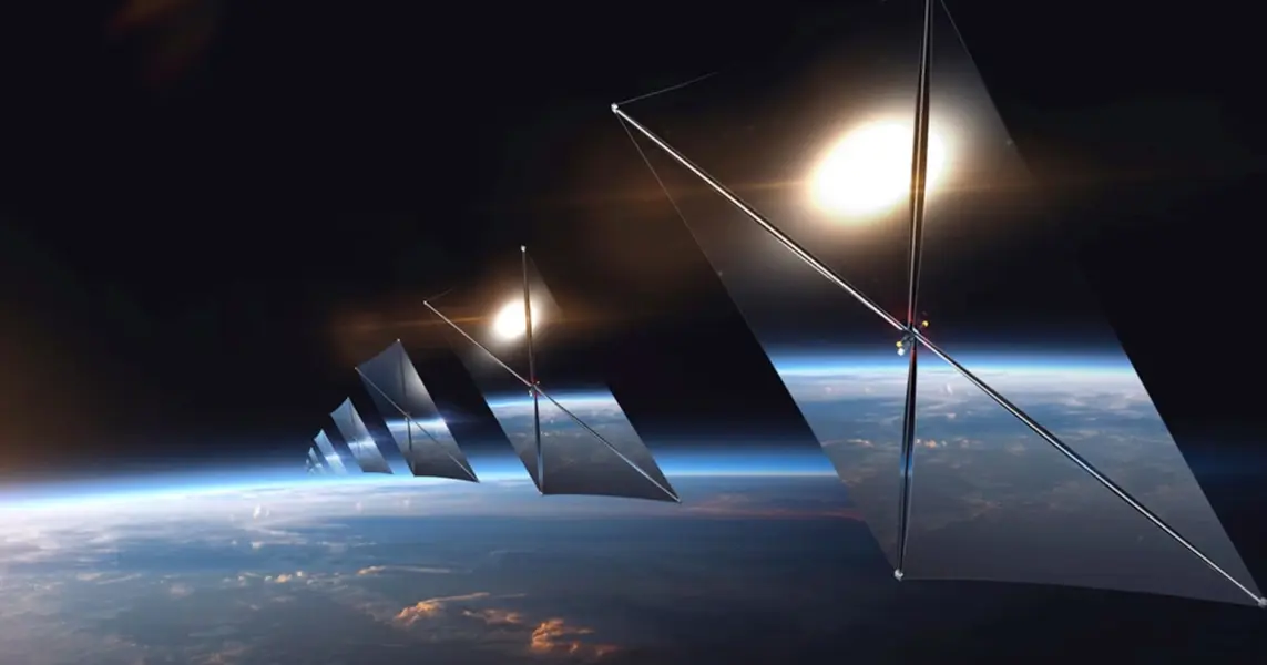 آینههای مربعی به ضلع ۱۰ متر